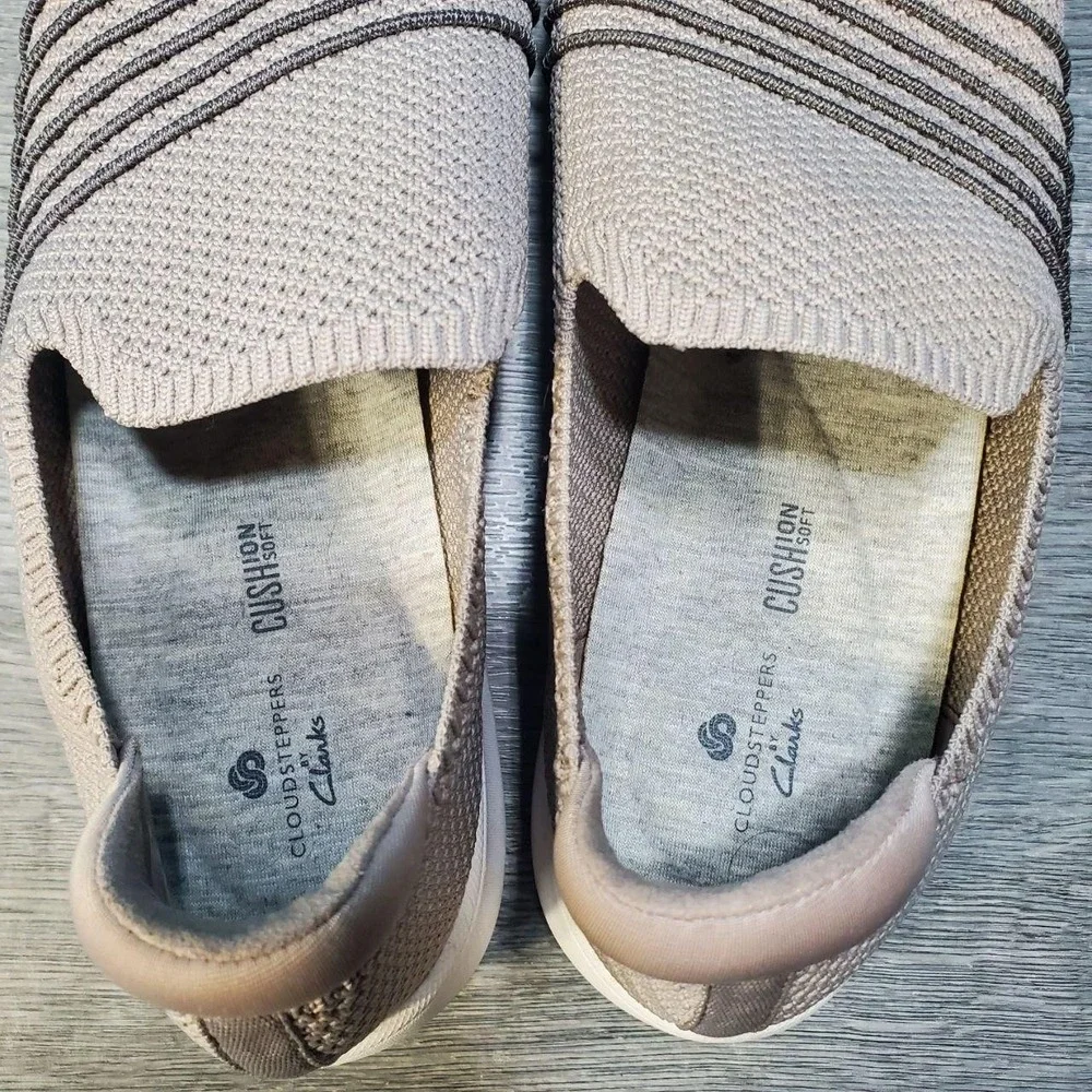 Clarks Cloudsteppers Shoes Womens Size 7.5 Beige Slip On‎ Comfort Cushion Soft